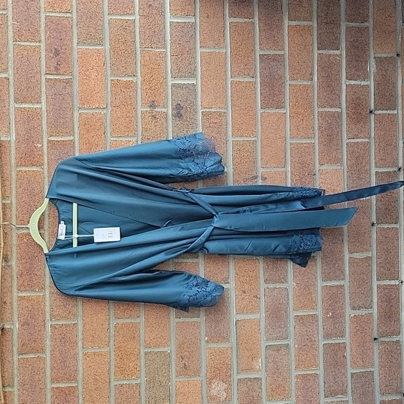 Gina silk blend Juniper robe in Pine - NWT - Picture 6 of 9